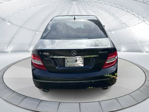 Used 2011 Mercedes-Benz C 300 4MATIC Sedan image 5