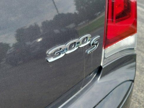 Used 2015 Chrysler 300 S image 6
