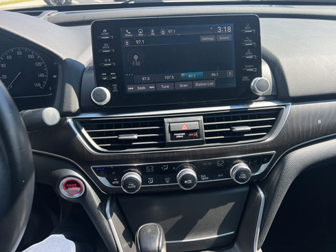 Used 2018 Honda Accord Touring image 30