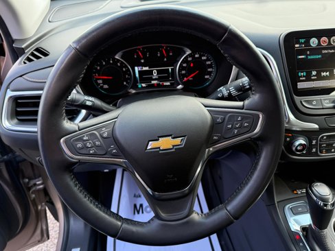 Used 2018 Chevrolet Equinox Premier image 11