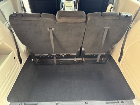 Used 2013 Dodge Grand Caravan SE image 29