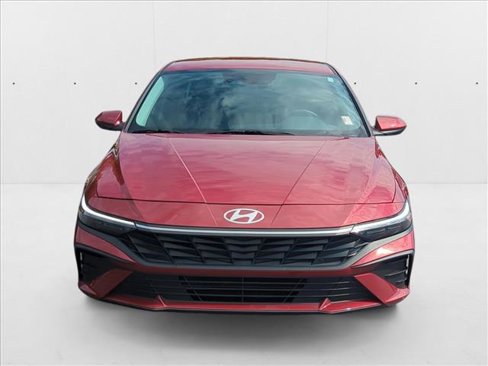 Used 2024 Hyundai Elantra SEL image 2