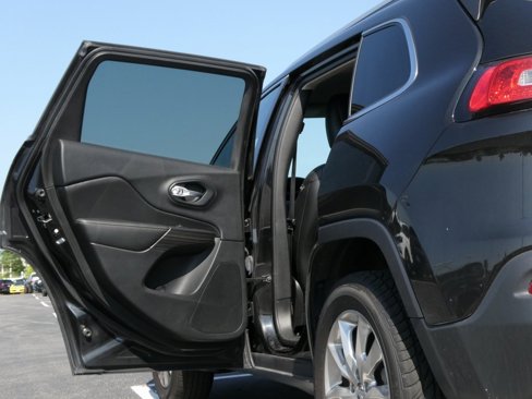 Used 2016 Jeep Cherokee Limited image 36