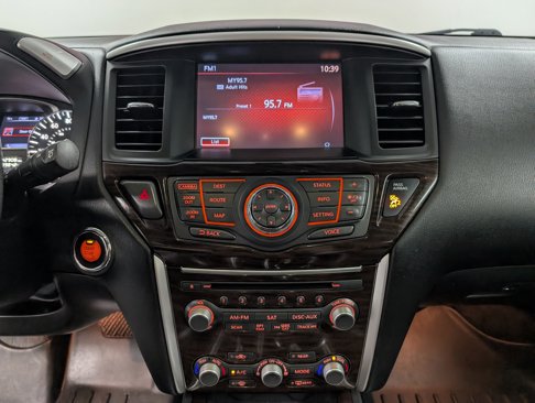 Used 2015 Nissan Pathfinder Platinum w/ Family Entertainment Package image 17