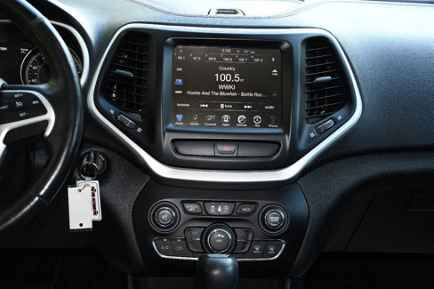 Used 2016 Jeep Cherokee Trailhawk w/ Cold Weather Group image 25