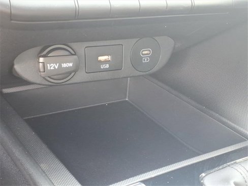 Used 2024 Hyundai Elantra SEL image 12