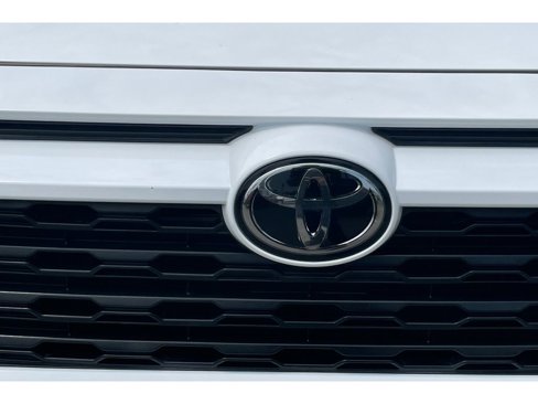 Used 2022 Toyota RAV4 LE image 44