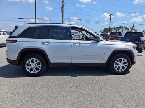 Used 2023 Jeep Grand Cherokee Limited image 3