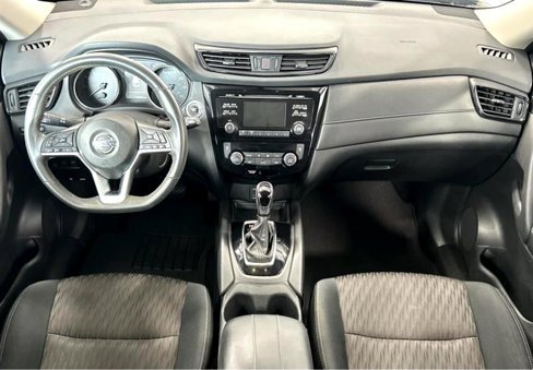 Used 2017 Nissan Rogue SV image 28