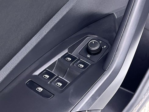 Used 2023 Volkswagen Jetta SE image 13