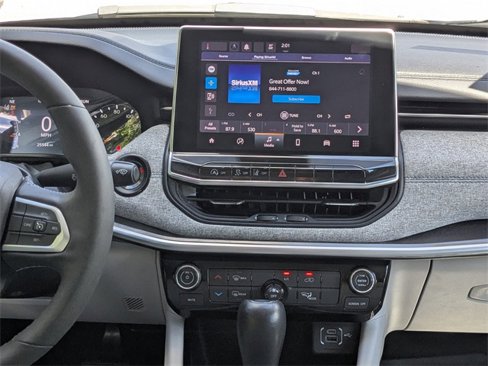 Certified 2022 Jeep Compass Latitude image 17