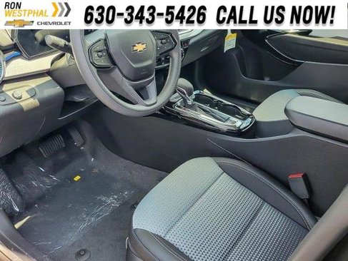 New 2025 Chevrolet Trax LT w/ LPO, Blackout Package image 10