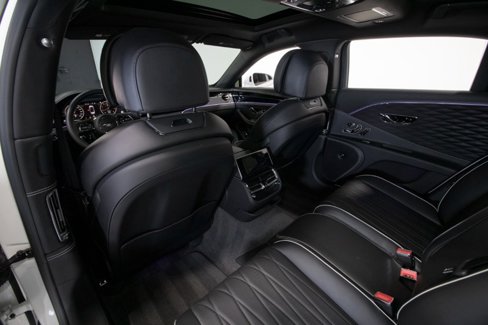 Used 2021 Bentley Flying Spur V8 image 47