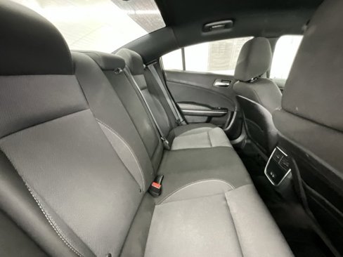 Used 2017 Dodge Charger SE image 13