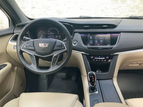 Used 2017 Cadillac XT5 FWD image 14