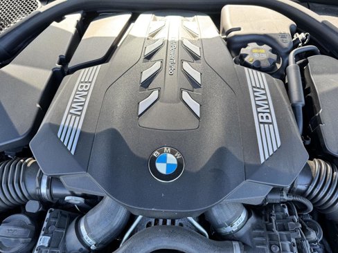 Used 2022 BMW 750i xDrive w/ Executive Package image 58