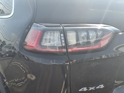 Used 2021 Jeep Cherokee Limited image 24