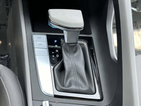 Used 2024 Hyundai Elantra SEL image 20