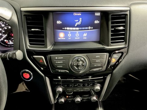 Used 2020 Nissan Pathfinder S image 28