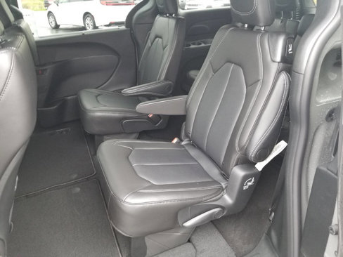 New 2025 Chrysler Pacifica Select image 13