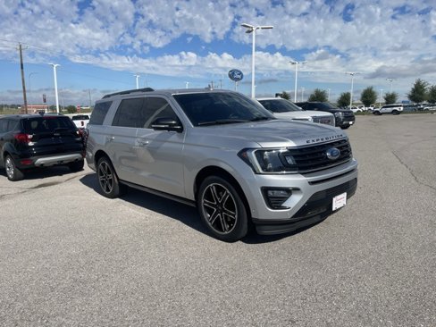 Used 2019 Ford Expedition Limited w/ Equipment Group 303A image 3