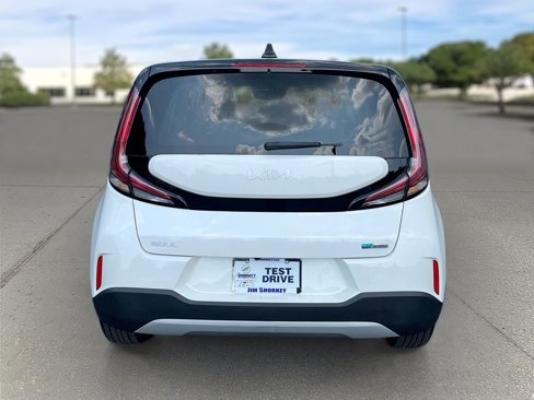 Certified 2023 Kia Soul EX image 4