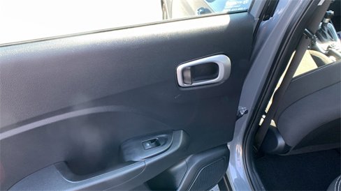 Used 2023 Hyundai Venue SEL image 19