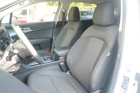 Used 2024 Kia Sportage LX image 31