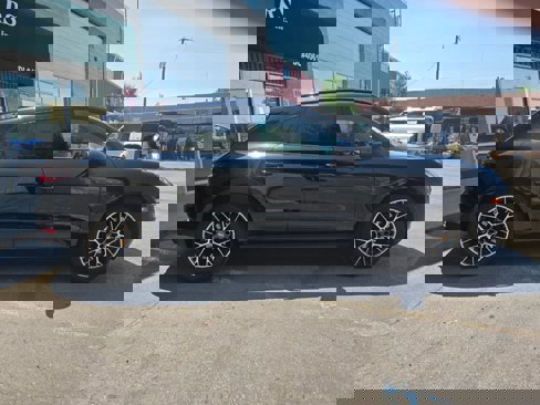 Used 2018 Porsche Macan image 8