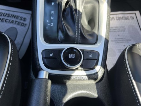 Used 2022 Hyundai Venue Limited image 18