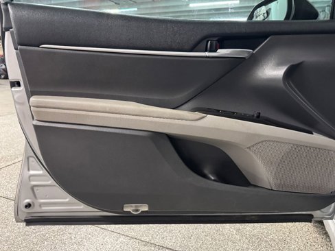 Used 2021 Toyota Camry SE image 15