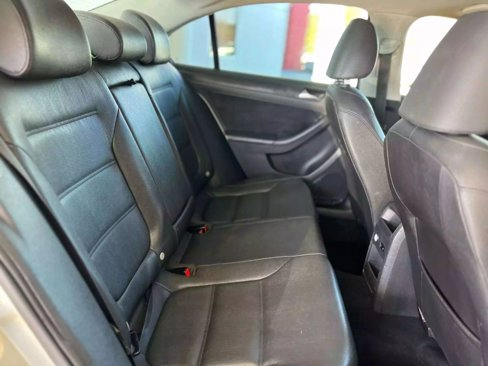 Used 2011 Volkswagen Jetta SE image 15