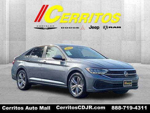 Used 2024 Volkswagen Jetta SE image 1