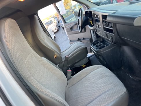 Used 2015 Chevrolet Express 2500 image 15