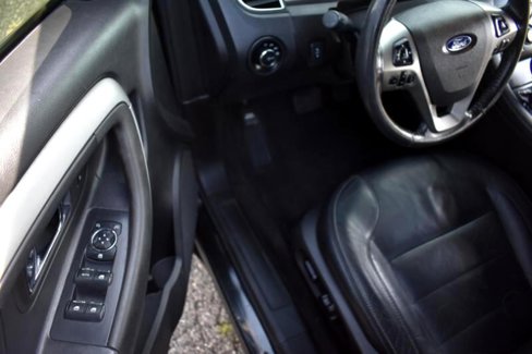 Used 2013 Ford Taurus SEL image 26