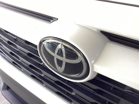 Used 2019 Toyota RAV4 LE image 29