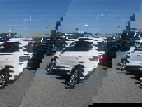 Used 2021 Ford Escape SE w/ Cold Weather Package image 9