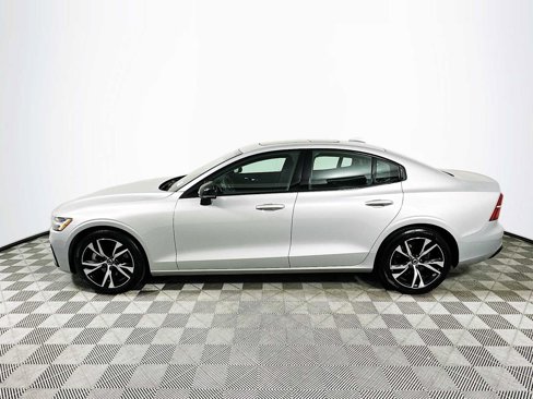 Certified 2025 Volvo S60 B5 Core image 4