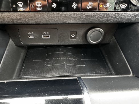 Used 2022 Mitsubishi Outlander SE image 14