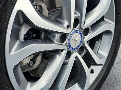 Used 2017 Mercedes-Benz C 300 4MATIC Sedan image 7