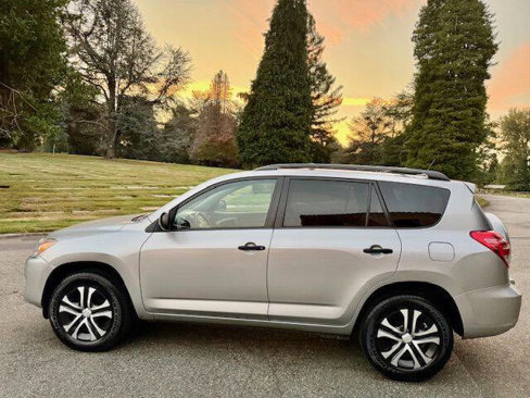 Used 2012 Toyota RAV4 4WD image 9