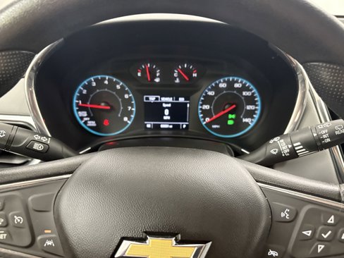 Used 2020 Chevrolet Equinox LS image 32