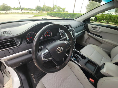 Used 2017 Toyota Camry SE image 7