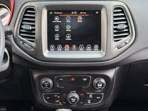 Used 2019 Jeep Compass Trailhawk image 17