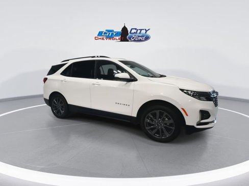 Used 2022 Chevrolet Equinox RS w/ RS Leather Package image 2