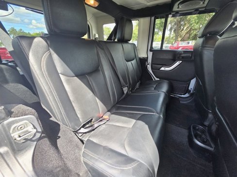 Used 2014 Jeep Wrangler Unlimited Sahara w/ Dual Top Group image 29
