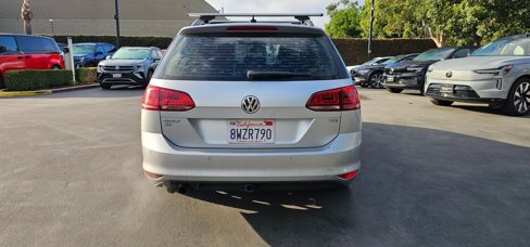 Used 2016 Volkswagen Golf SE image 6