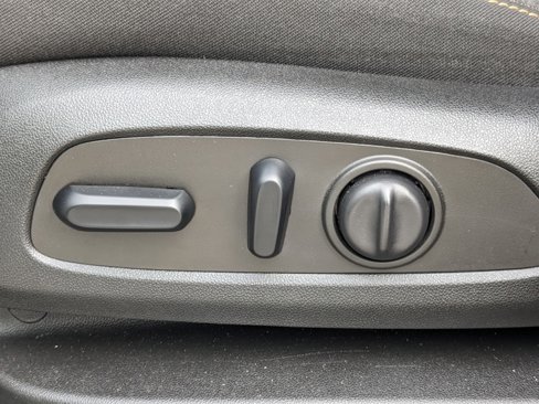 Used 2021 Chevrolet Equinox LT image 21