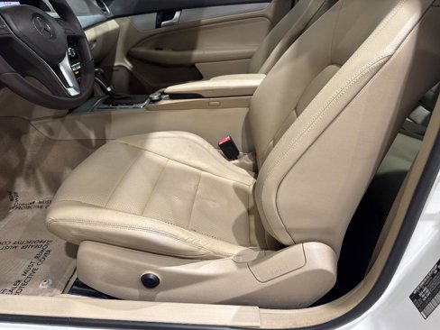 Used 2013 Mercedes-Benz C 250 Coupe image 29