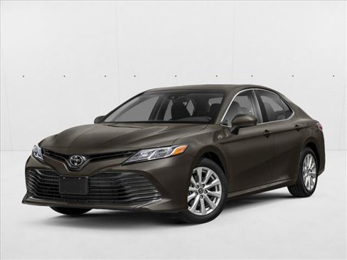 Used 2019 Toyota Camry LE image 1